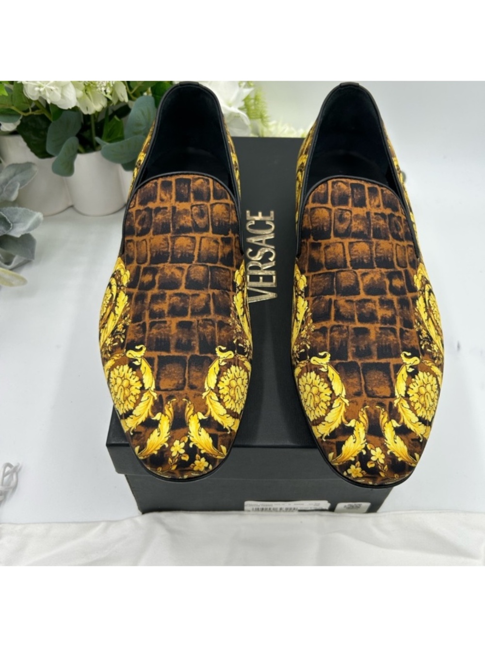 Men’s Versace BAROCCO print silk loafers. Size 45, made in Italy.